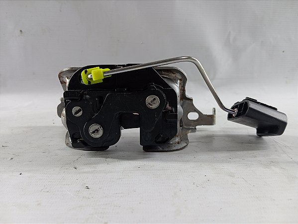 FECHADURA BATENTE BANCO TRASEIRO ESQUERDO YARIS HATCH 21/22