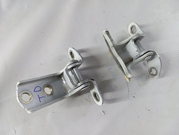 PAR DOBRADIÇA PORTA TRASEIRA DIREITA TOYOT YARIS HATCH 21/22