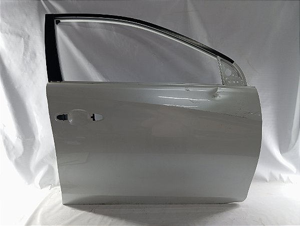 PORTA LATARIA DIANTEIRA DIREITA TOYOTA YARIS 21/22 ORIGINAL