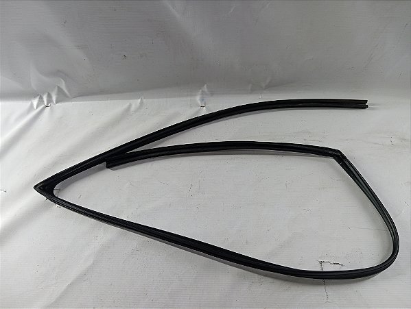 BORRACHA CONTORNO VIDRO DIANTEIRO ESQUERDO TOYOT YARIS 21/22