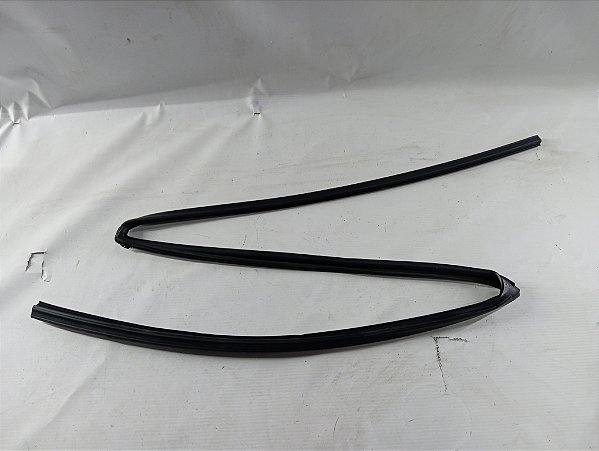 BORRACHA CONTORNO VIDRO TRASEIRO ESQUERDO YARIS HATCH 21/22