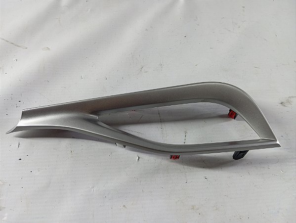 MOLDURA DIFUSOR AR LADO ESQUERDO TOYOTA YARIS 21/22