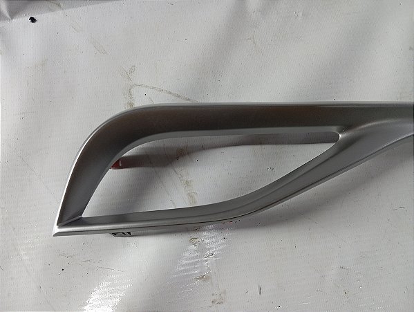 MOLDURA DIFUSOR AR LADO DIREITO TOYOTA YARIS 21/22