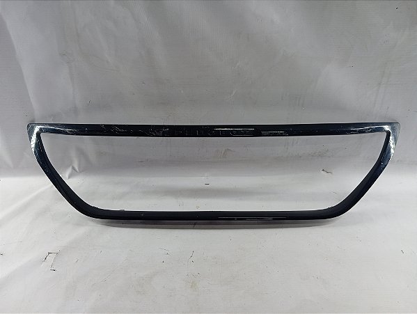 ACABAMENTO GRADE CENTRAL RISCADO DETALHE PEUGEOT 2008 19/20