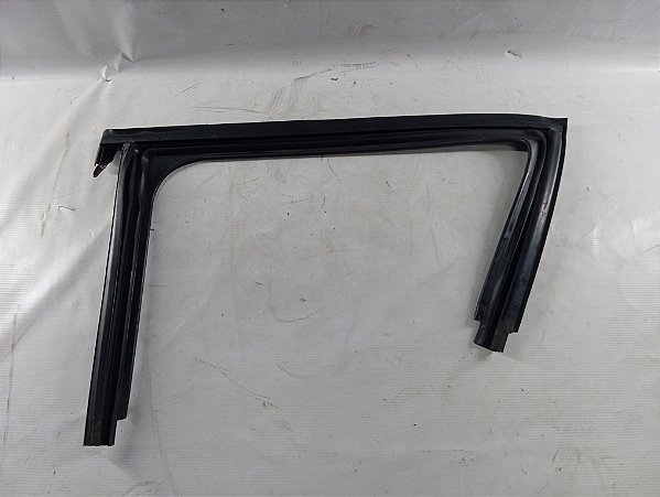 BORRACHA CONTORNO VIDRO TRASEIRA ESQUERDA PEUGEOT 2008 19/20