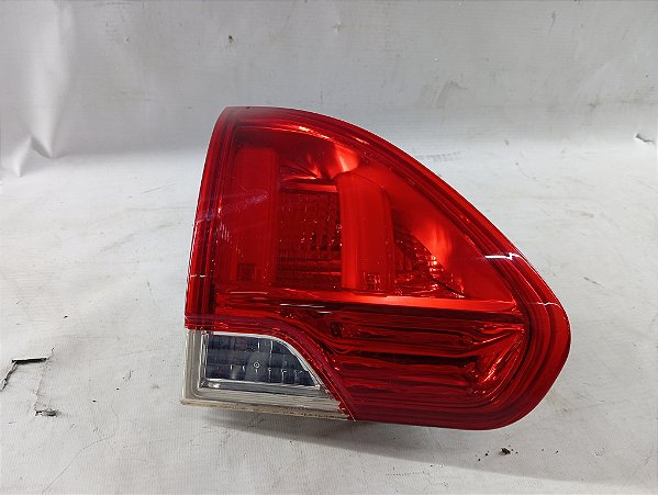 LANTERNA TAMPA TRASEIRA LD ESQUERDO PEUGEOT 2008 2019/20