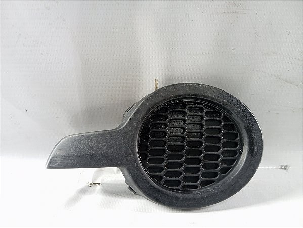 MOLDURA DO FAROL DE MILHA LADO ESQUERDO PEUGEOT 208 2013 2014