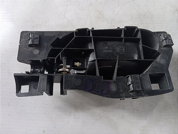 MAÇANETA INTERNA DIANTEIRA DIREITA PEUGEOT 208 2013 2014