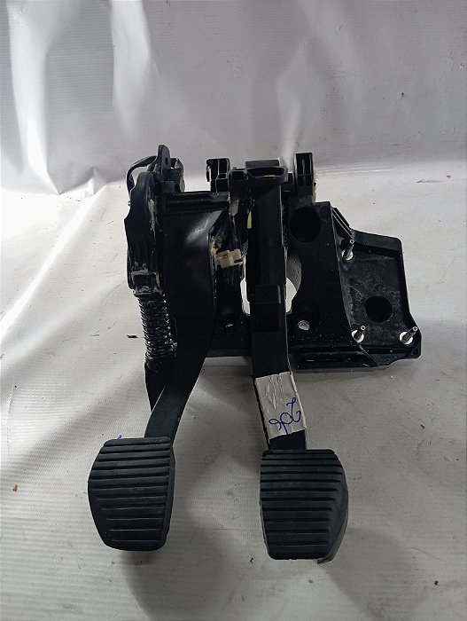 PEDAL FREIO E EMBREAGEM PEUGEOT 208 2013 2014 1.5 ORIGINAL