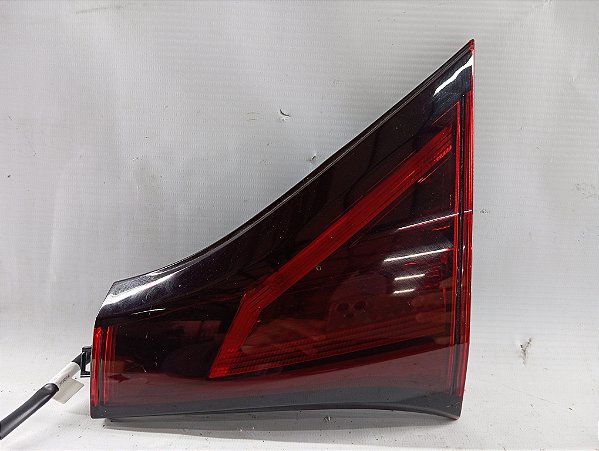 LANTERNA TAMPA TRASEIRA PORTA MALAS DIREIT NISSAN KICKS 2025