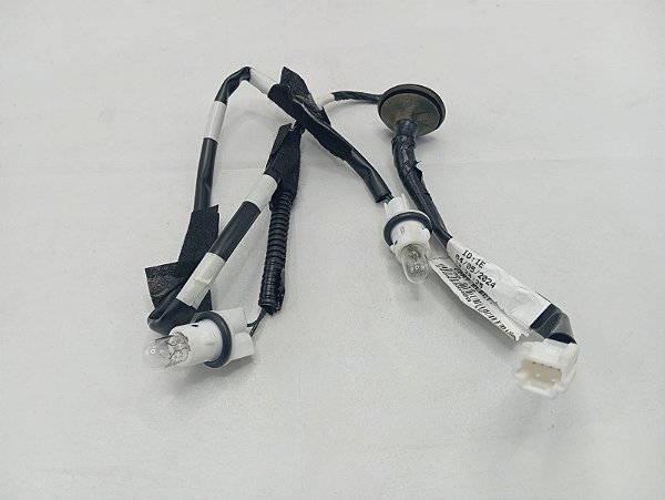 CHICOTE LUZ DA PLACA TRASEIRA NISSAN KICKS 2025
