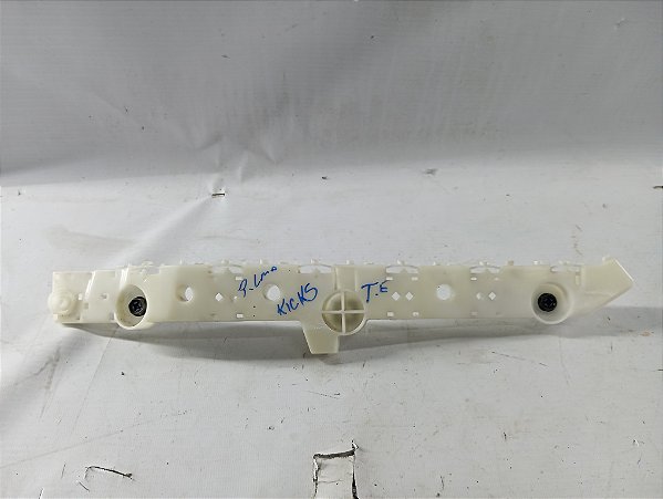 GUIA SUPORTE PARACHOQUE TRASEIRO ESQUERDO KICKS 1.6 2025