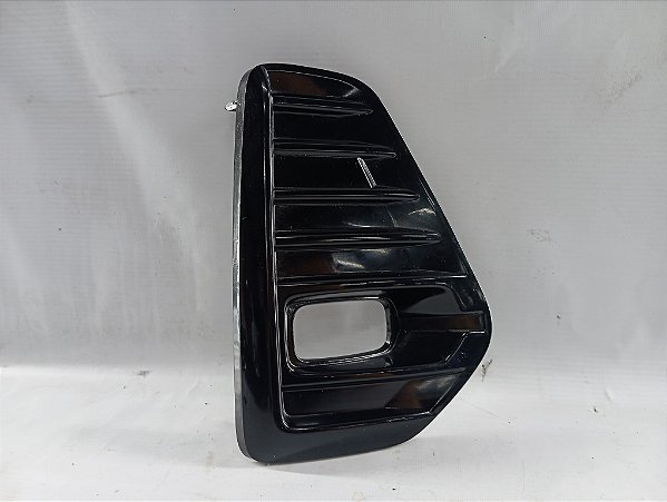 MOLDURA FAROL MILHA LADO DIREITO NISSAN KICKS 2025 ORIGINAL