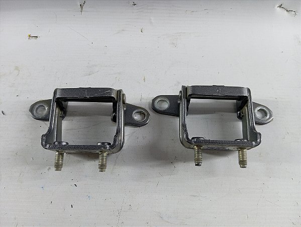 PAR DOBRADIÇAS TAMPA TRASEIRA PORTA MALAS NISSAN KICKS 2025