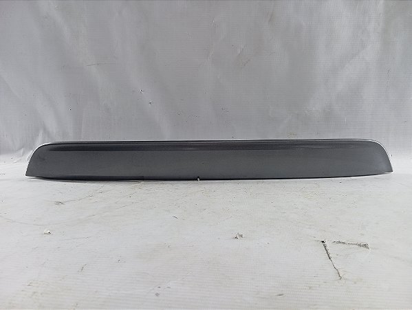 APLIQUE TAMPA TRASEIRA LUZ PLACA NISSAN KICKS 2025