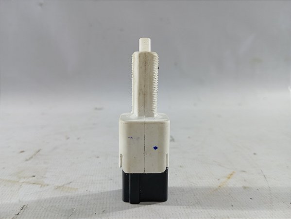 SENSOR INTERRUPTOR PEDAL FREIO PONTA PRETA NISSAN KICKS 2025
