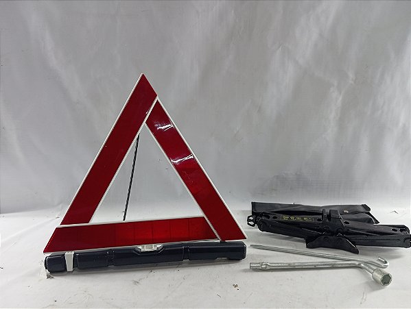 KIT MACACO TRIANGULO CHAVE RODA ORIGINAL NISSAN KICKS 2025