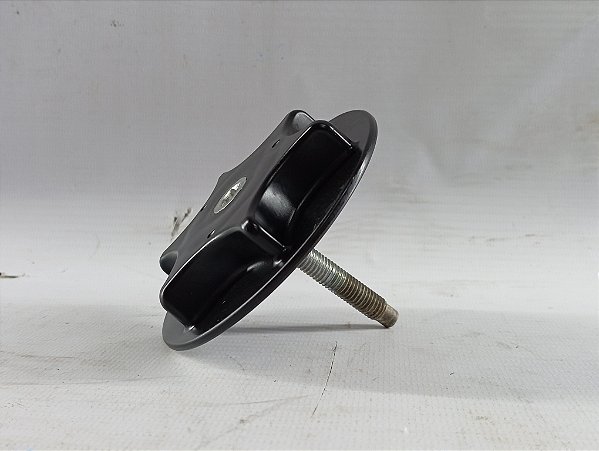 PARAFUSO SUPORTE ESTEPE STEP PORTA MALAS NISSAN KICKS 2025