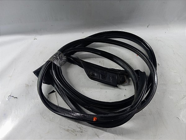 BORRACHA CONTORNO PORTA DIANTEIRA ESQUERDA TOYOTA YARIS 2023
