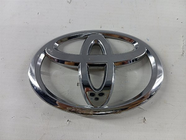 EMBLEMA TAMPA TRASEIRA TOYOTA YARIS HATCH 2023