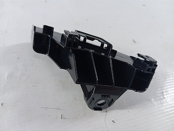 GUIA SUPORTE PARACHOQUE TRASEIRA ESQUERDA YARIS HATCH 2023