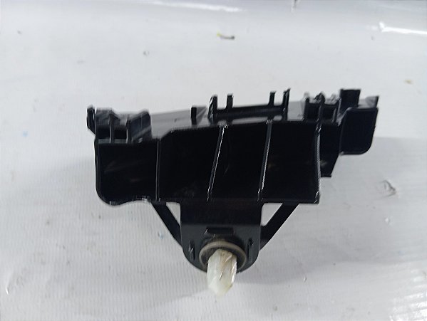 GUIA SUPORTE PARACHOQUE TRASEIRA DIREITA YARIS HATCH 2023