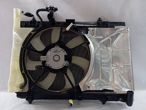 KIT RADIADOR CONDENSADOR VENTUINHA TOYOTA YARIS 1.5 AUT 2019