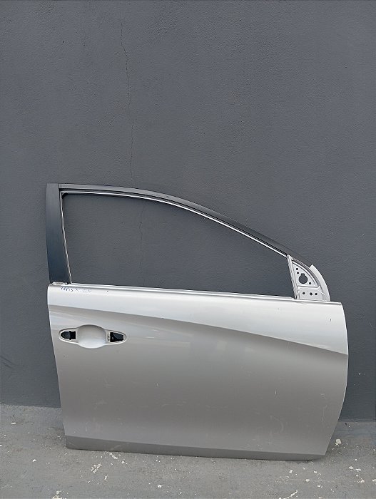 PORTA LATARIA DIANTEIRA DIREITA TOYOTA YARIS 2019 ORIGINAL