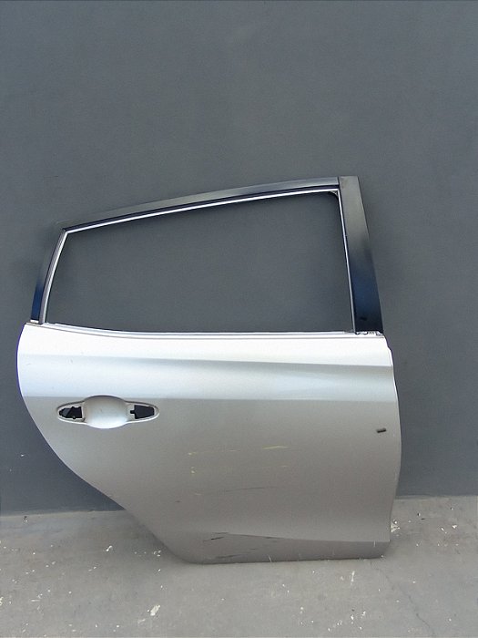 PORTA LATARIA TRASEIRA DIREITA TOYOTA YARIS HATCH 2019