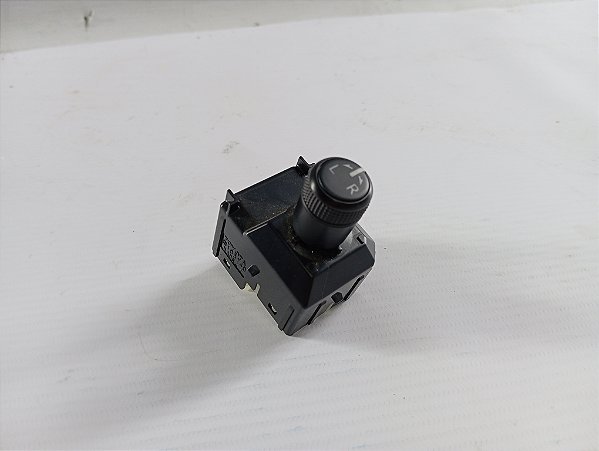 BOTAO REGULAGEM RETROVISOR ELETRICO TOYOTA YARIS 2019