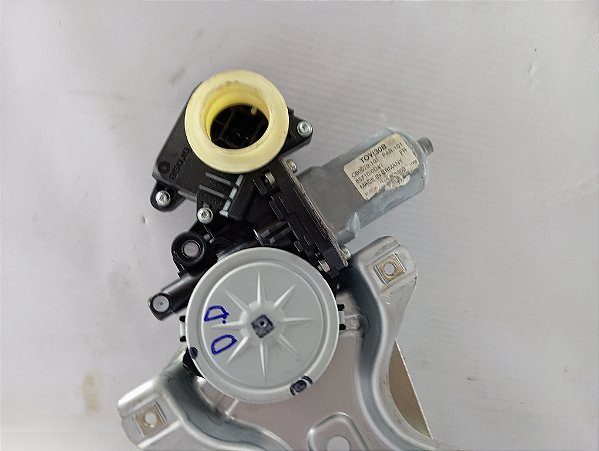 MAQUINA MOTOR VIDRO DIANTEIRO DIREITO TOYOTA YARIS 2019