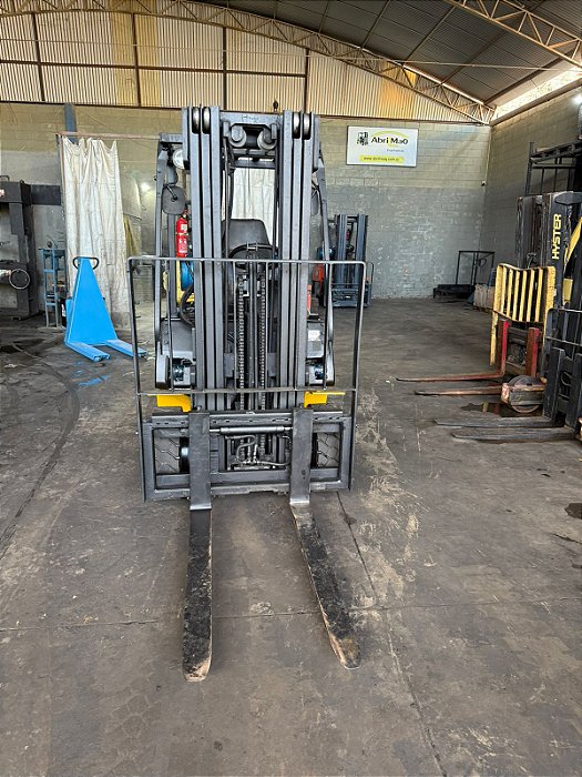 EMPILHADEIRA KOMATSU FG18 ANO 98 !!! TORRE TRIPLEX COM DESLOCADOR !!! MÁQUINA DE 1.8 TON !!!!! VALOR : R$ 69,900,00 !!!!