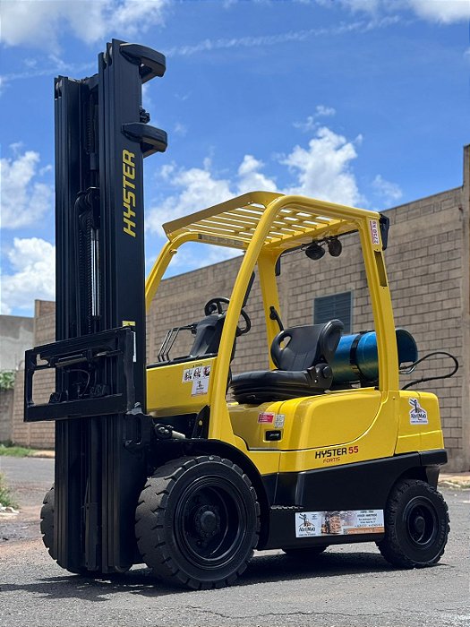 EMPILHADEIRA HYSTER MODELO : H55FT ANO : 2008 HORIMETRO : 6800 HRS COMBUSTIVEL: GLP TORRE : ESPECIAL DE 6,5 MTRS MÁQUINA REVISADA