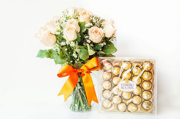 Luxuoso Arranjo de rosas Champanhe com  Ferrero Rocher