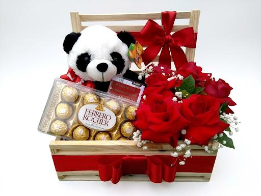 Esplendor de Rosas com Urso Panda & Chocolate Ferrero Rocher 150G