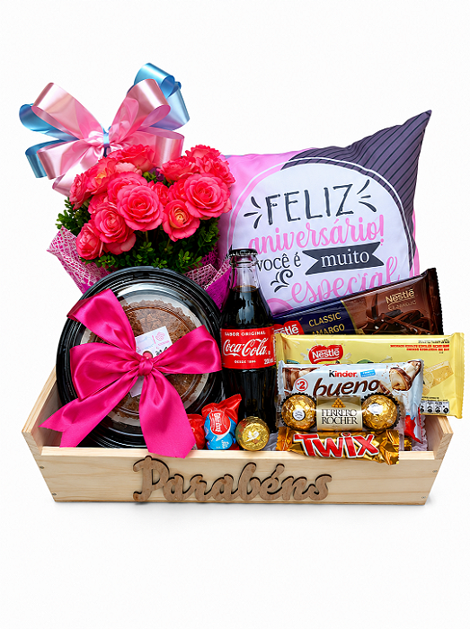 Baú Feliz Aniversário com Flores e Bolo