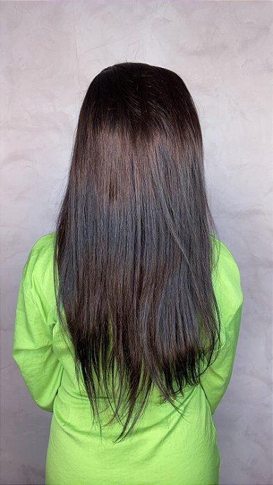 Peruca Lace Front Cabelo Humano Fabrícia 500 vista de costas