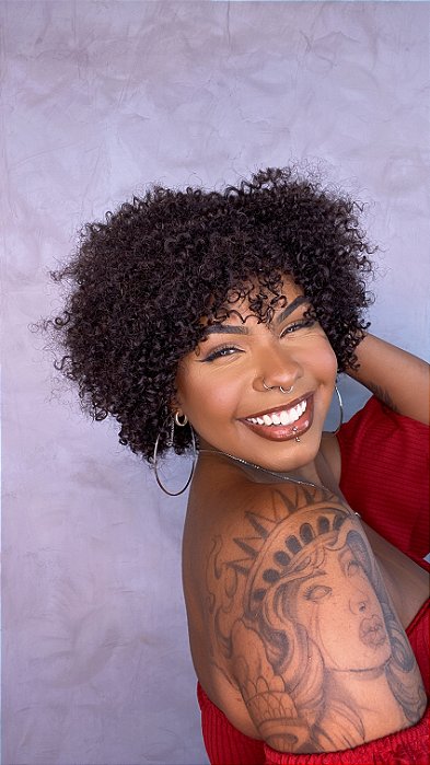 Peruca Afro Nikki vista lateral