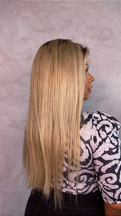 Peruca Lace Front Cabelo Humano Loiro Britney vista de costas