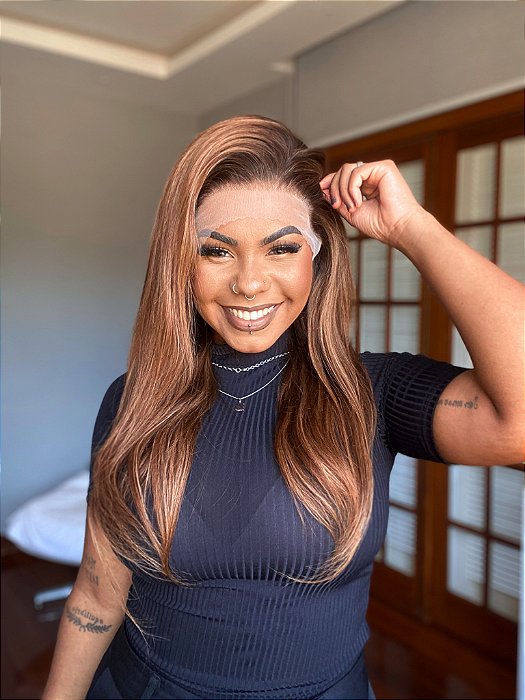 Peruca Lady Bey detalhe da frente e do comprimento