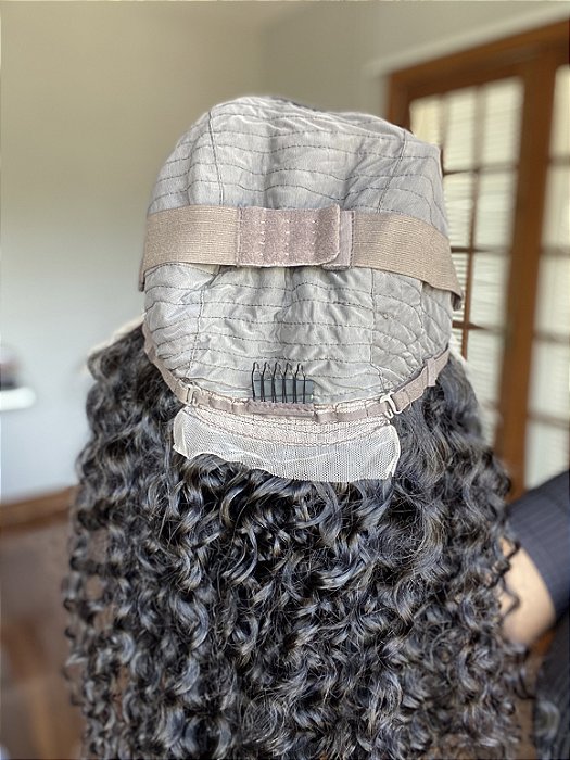 Detalhe interno da Peruca Lace Front Cabelo Humano Cacheado Iza