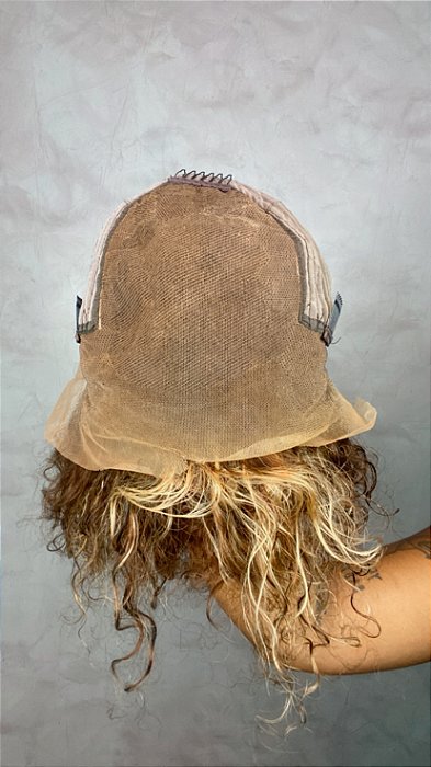 Peruca Lace Front Sarita vista de costas