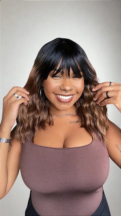 Peruca Clarissa Morena Iluminada caimento