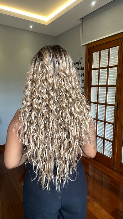 Peruca Lace Front Fibra Premium Jully Loira lateral