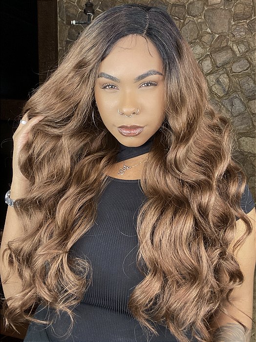 Lace Front HD Fibra Premium Ondulada Lyra Candy Morena Iluminada