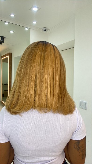 Peruca Lace Front Emma Ombré Loiro vista de costas