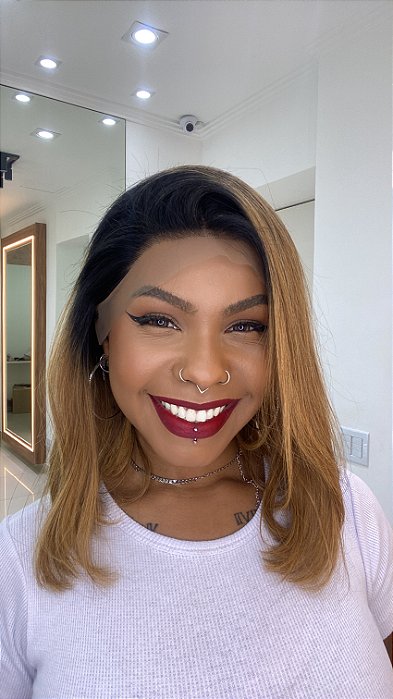 Peruca Lace Front Emma Ombré Loiro acabamento no rosto
