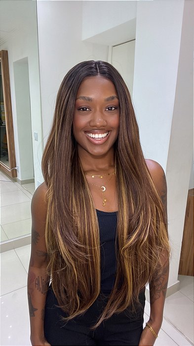 Lace Paisley - Peruca Lace front Fibra Premium Morena Iluminada 75 cm - Aparência natural