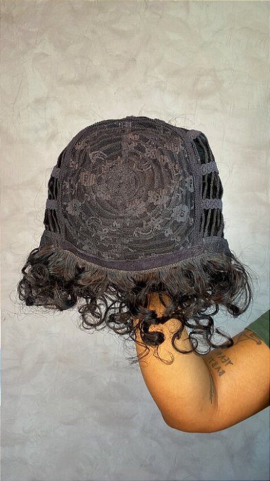 Parte interna da Peruca Gisa cabelo humano cacheada