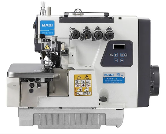 MÁQUINA DE COSTURA INTERLOQUE MOTOR DIRECT DRIVE MAQI C1-5-56 BITOLA LARGA - 220 V COMPLETA COM PÉS E MESA DESMONTADOS